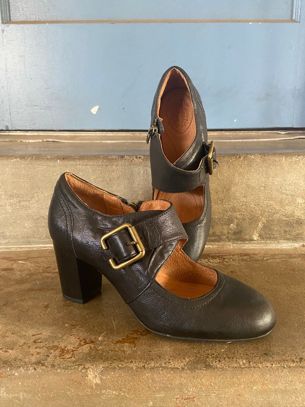 Clarks Indigo black leather block heel Mary Jane style pumps